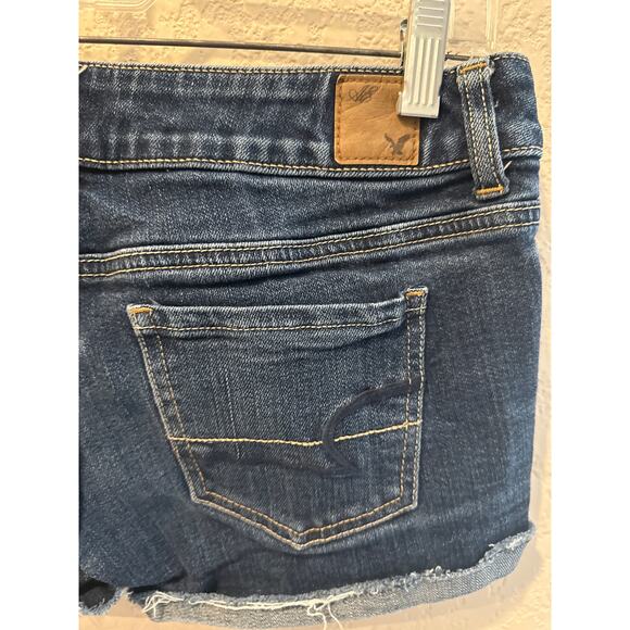 ⭐️ Women’s American Eagle Low Rise Shorty Shorts Size 2. Medium Wash Festival - Picture 3 of 3